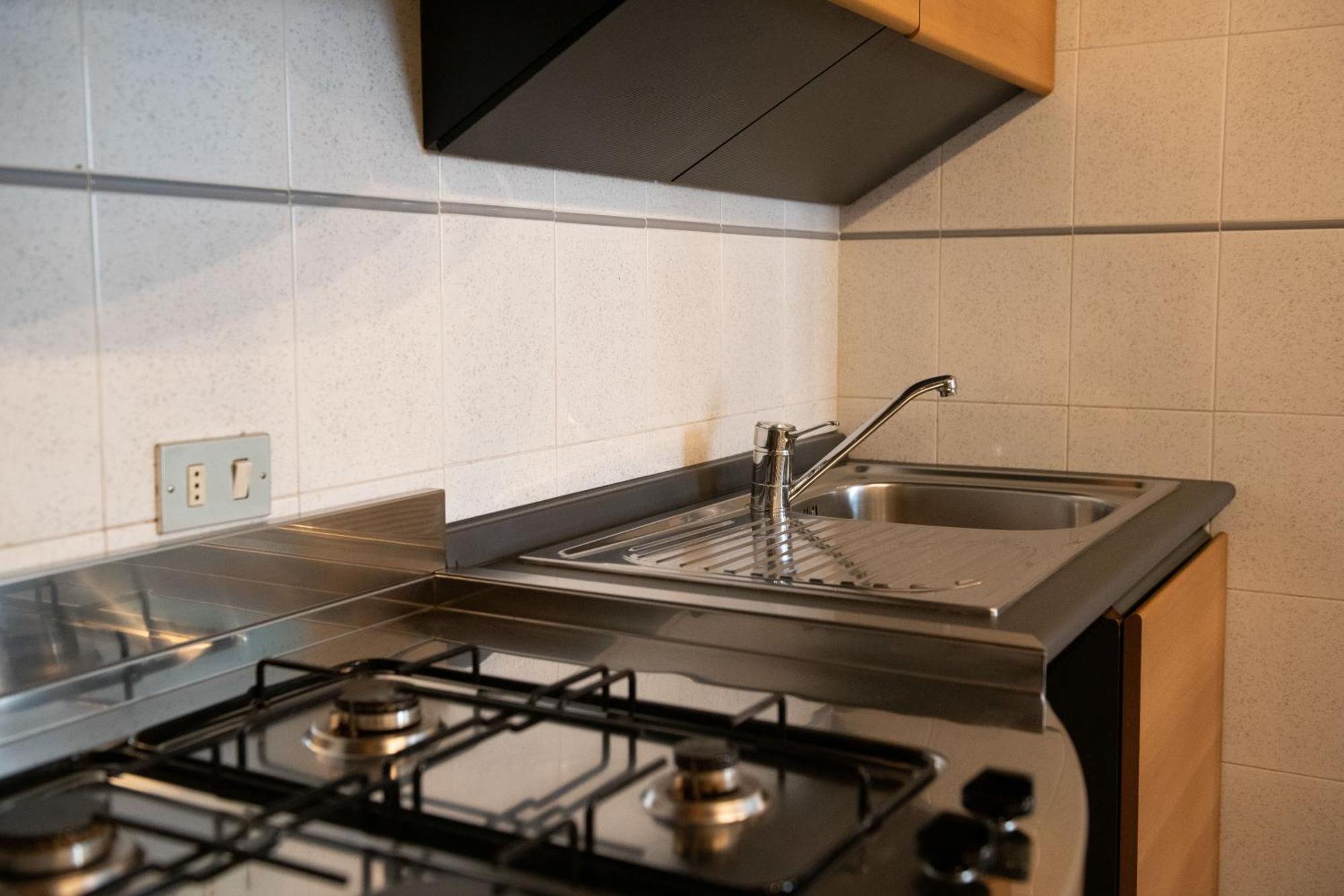 Alessi Appartamenti Desenzano del Garda Eksteriør bilde